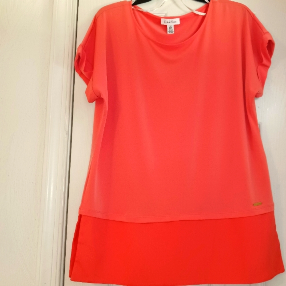 Calvin Klein Coral Tunic Top(PTP 22 " L 27")